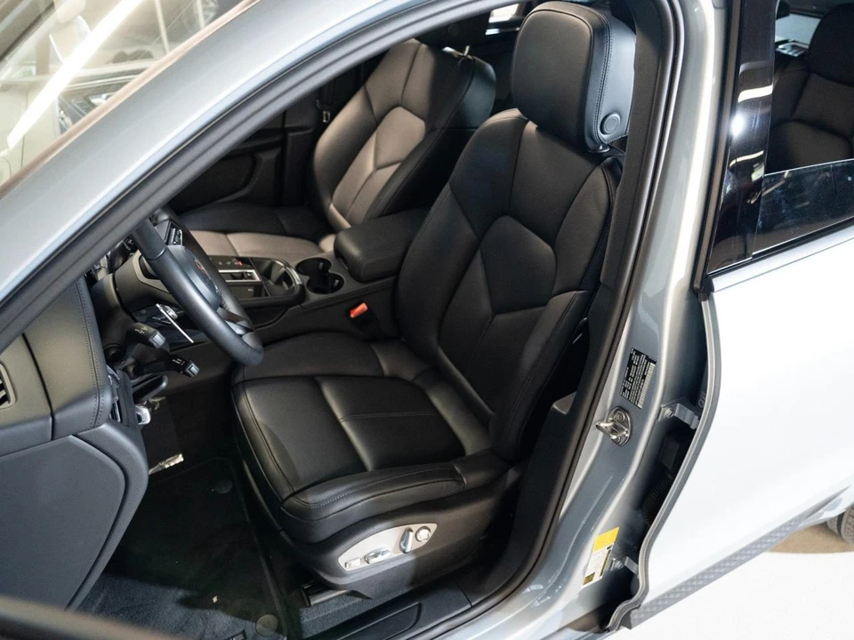 2026 Porsche Macan - Image 5 of 27