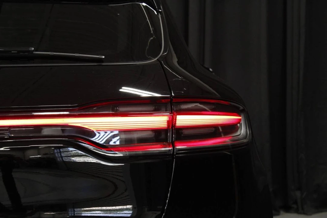 2026 Porsche Macan Electric - Image 4 of 5