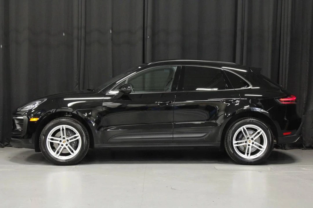 2026 Porsche Macan Electric - Image 2 of 5
