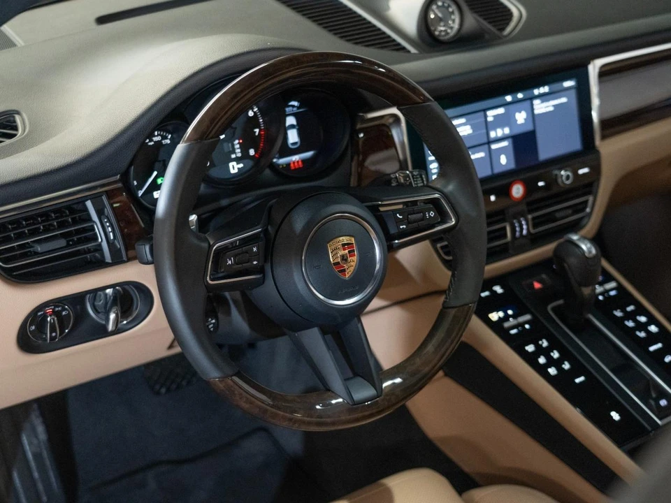 2026 Porsche Macan - Image 4 of 30