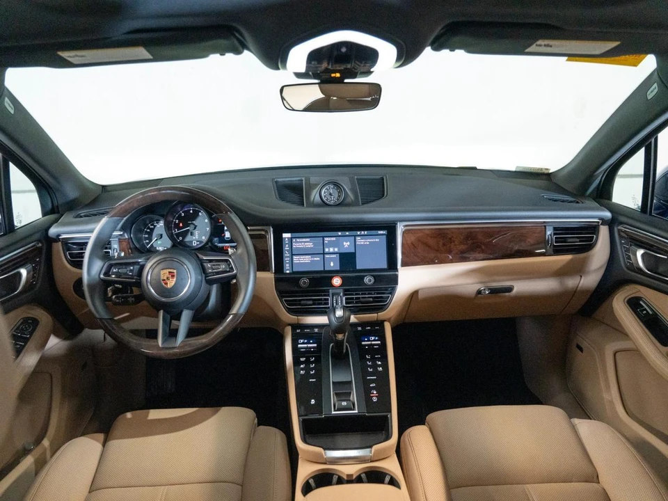 2026 Porsche Macan - Image 22 of 30