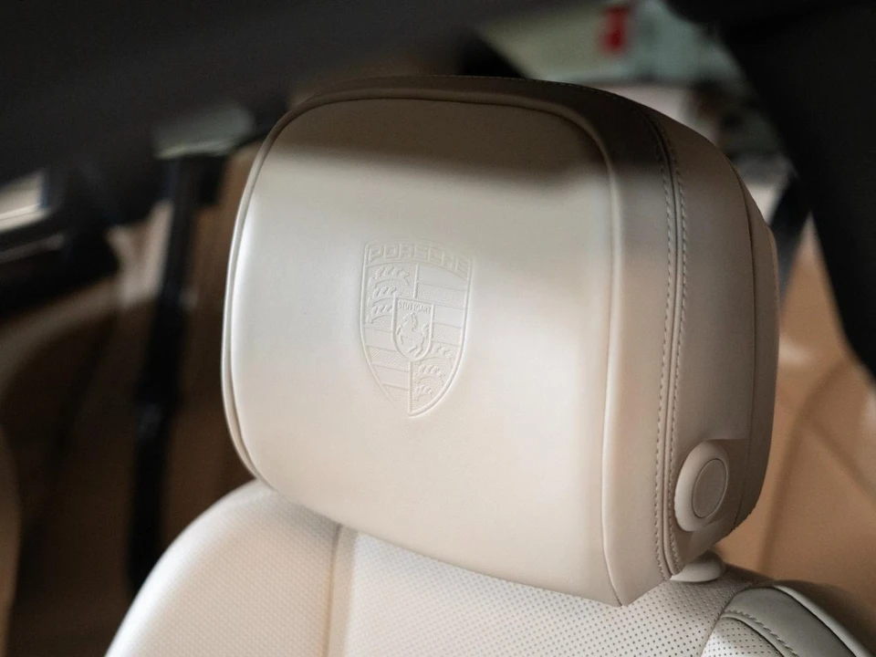 2026 Porsche Macan - Image 29 of 30