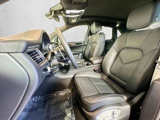 2026 Porsche Macan Electric - Image 5 of 5