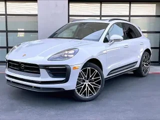 2026 Porsche Macan - Image 5 of 31