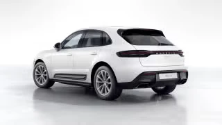 2026 Porsche Macan - Image 17 of 31