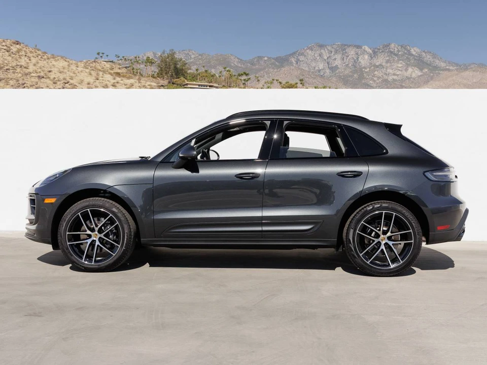 2026 Porsche Macan Electric - Image 2 of 5