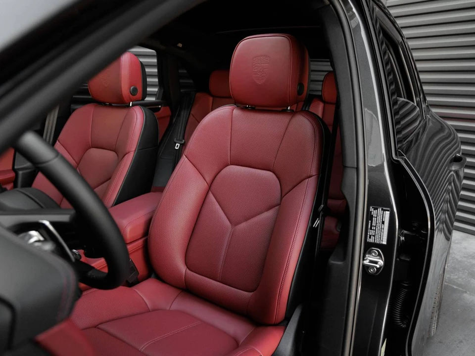 2026 Porsche Macan Electric - Image 5 of 5