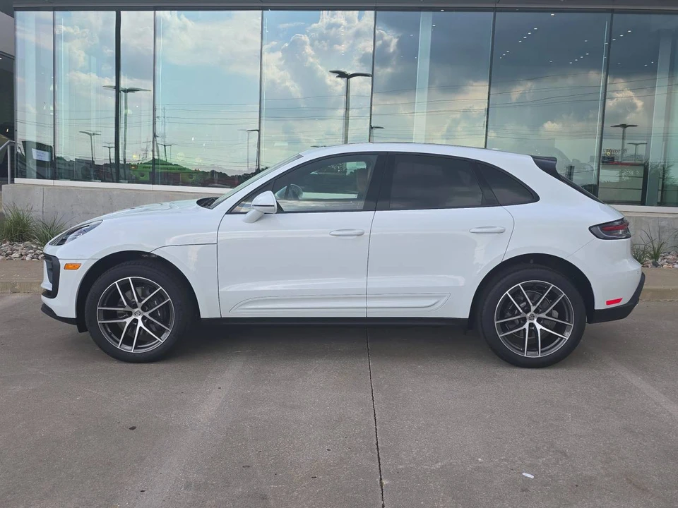 2026 Porsche Macan Electric - Image 2 of 5