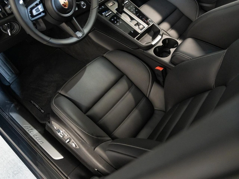 2026 Porsche Macan - Image 14 of 29