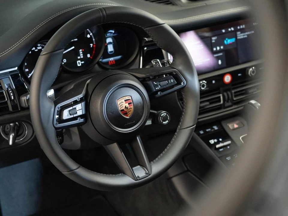 2026 Porsche Macan - Image 15 of 29