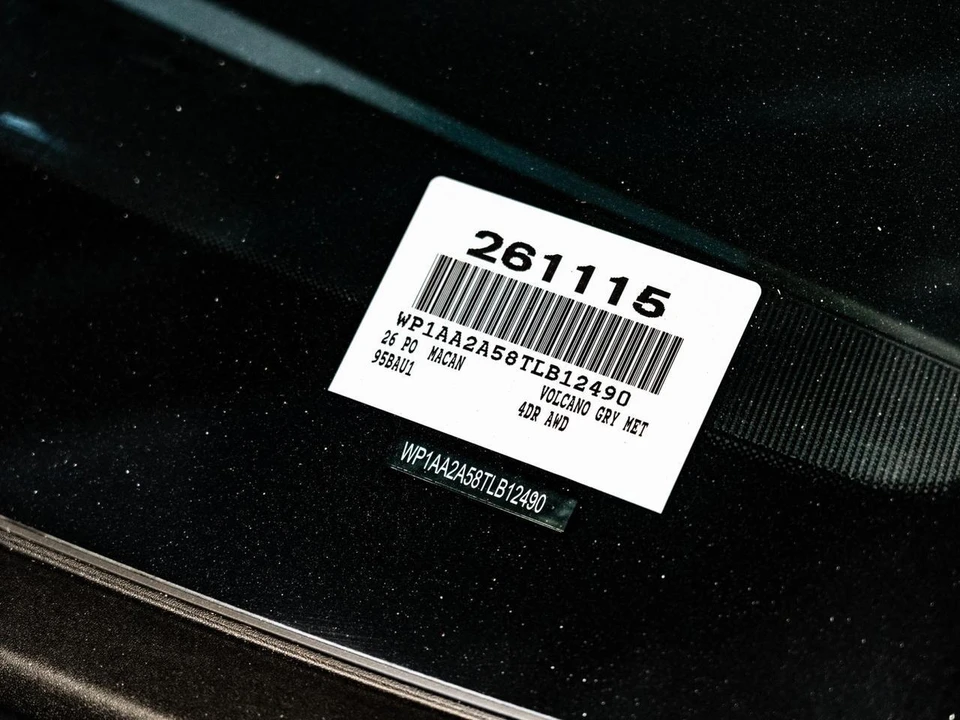 2026 Porsche Macan - Image 29 of 29