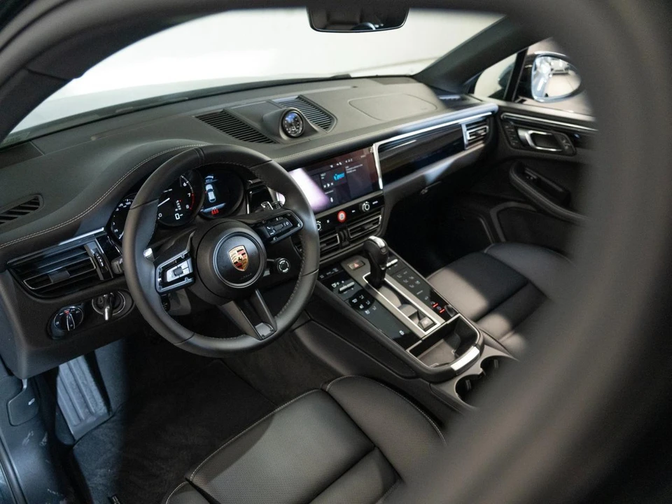 2026 Porsche Macan - Image 4 of 29