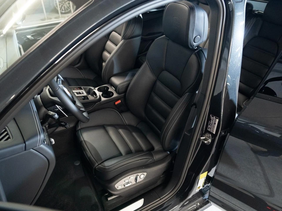 2026 Porsche Macan - Image 5 of 29