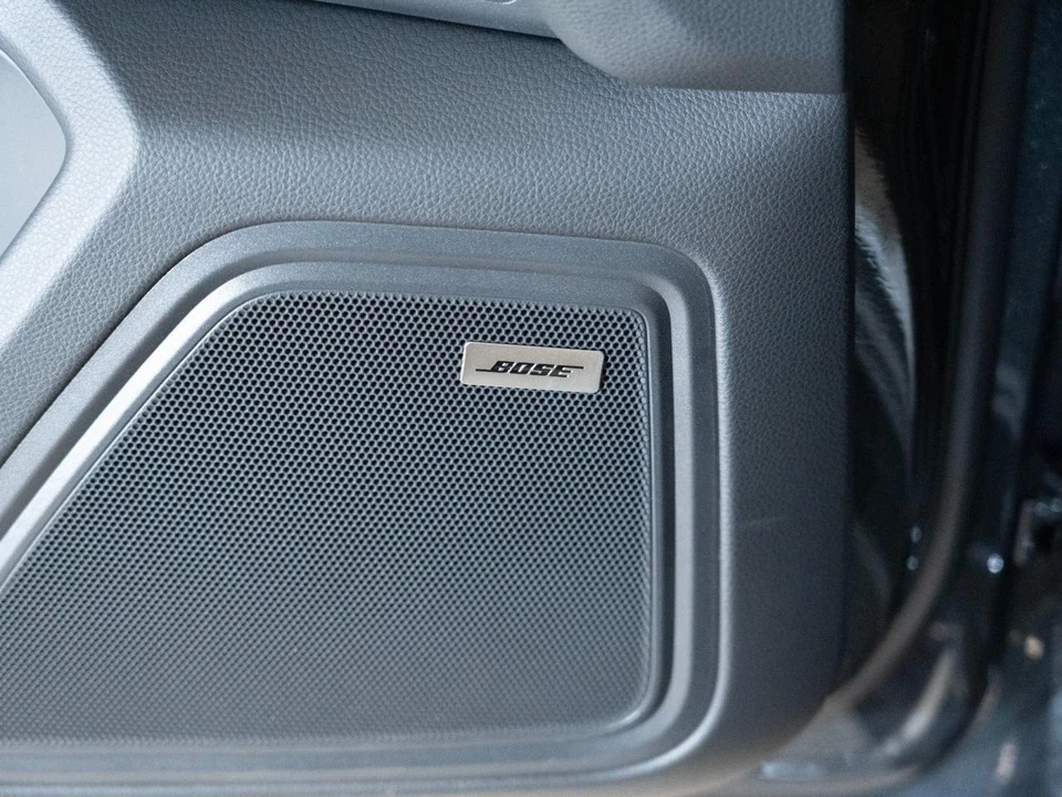 2026 Porsche Macan - Image 18 of 29