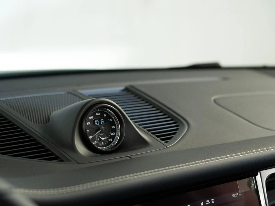 2026 Porsche Macan - Image 20 of 29