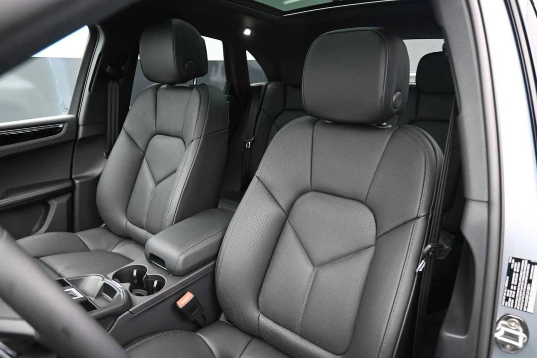 2026 Porsche Macan Electric - Image 5 of 5