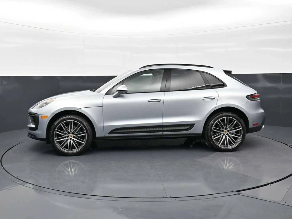 2026 Porsche Macan Electric - Image 2 of 5