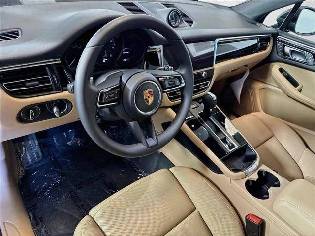 2026 Porsche Macan Electric - Image 4 of 5