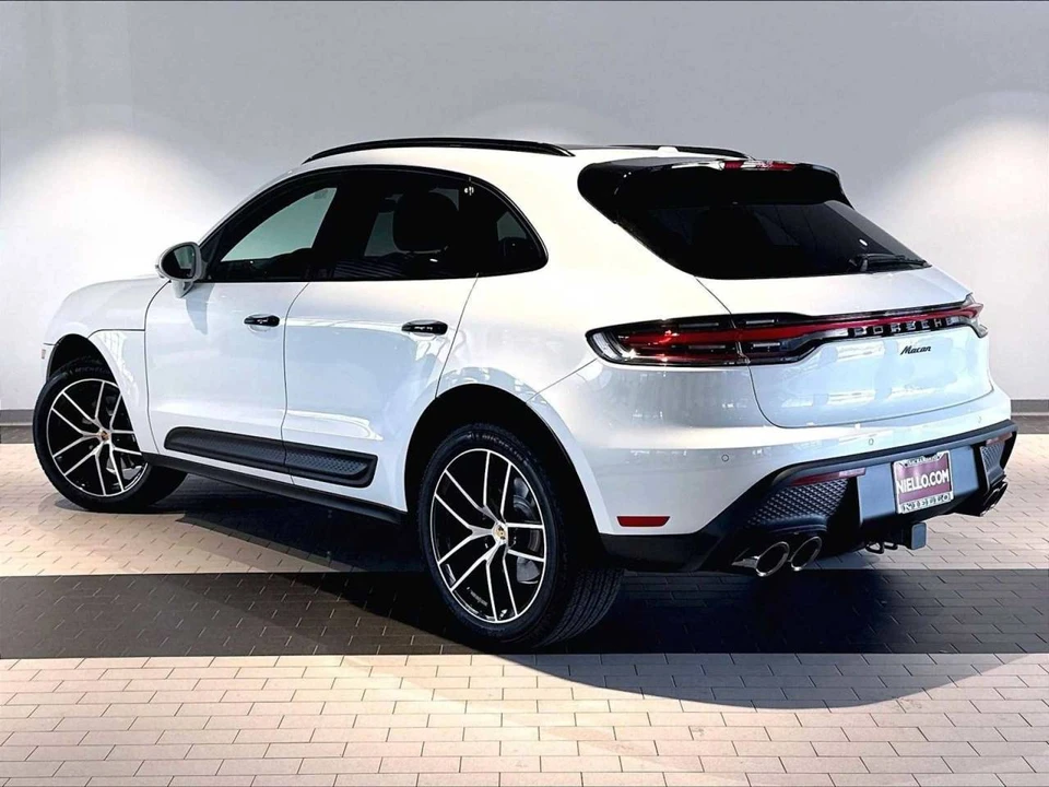 2026 Porsche Macan Electric - Image 3 of 5