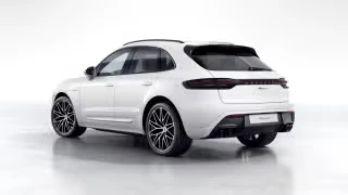 2026 Porsche Macan - Image 17 of 31