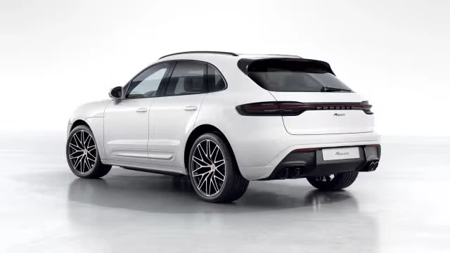2026 Porsche Macan - Image 18 of 31