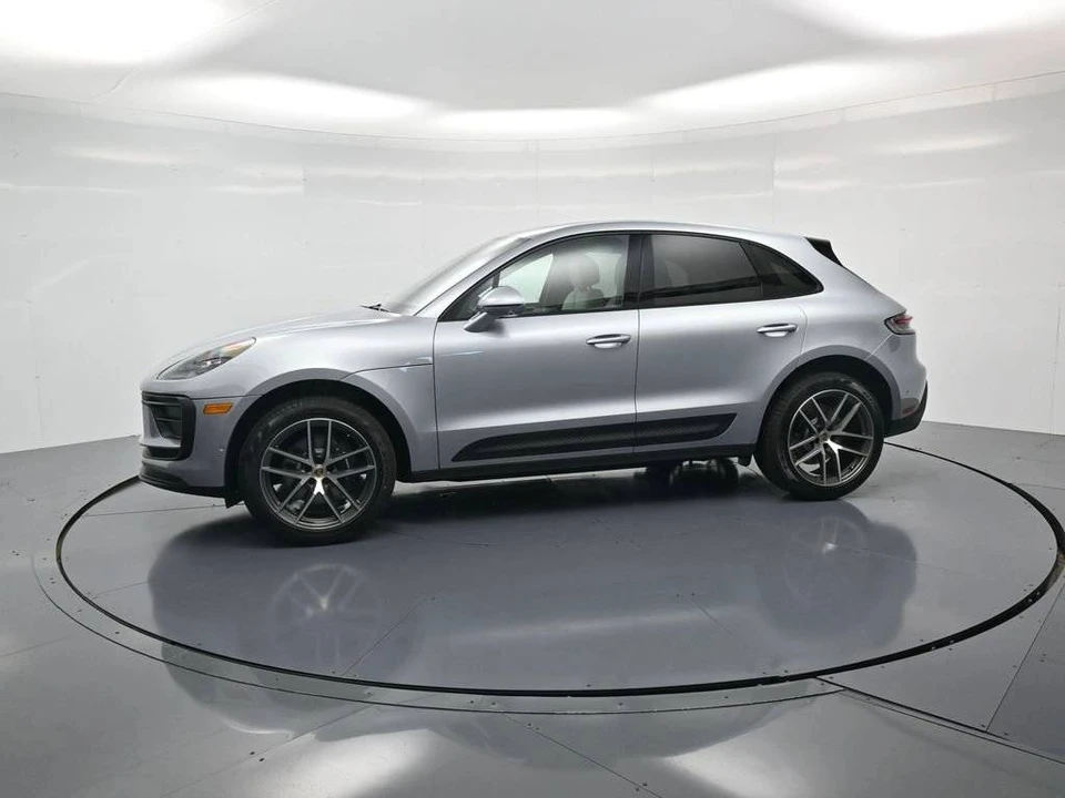2026 Porsche Macan - Image 2 of 5