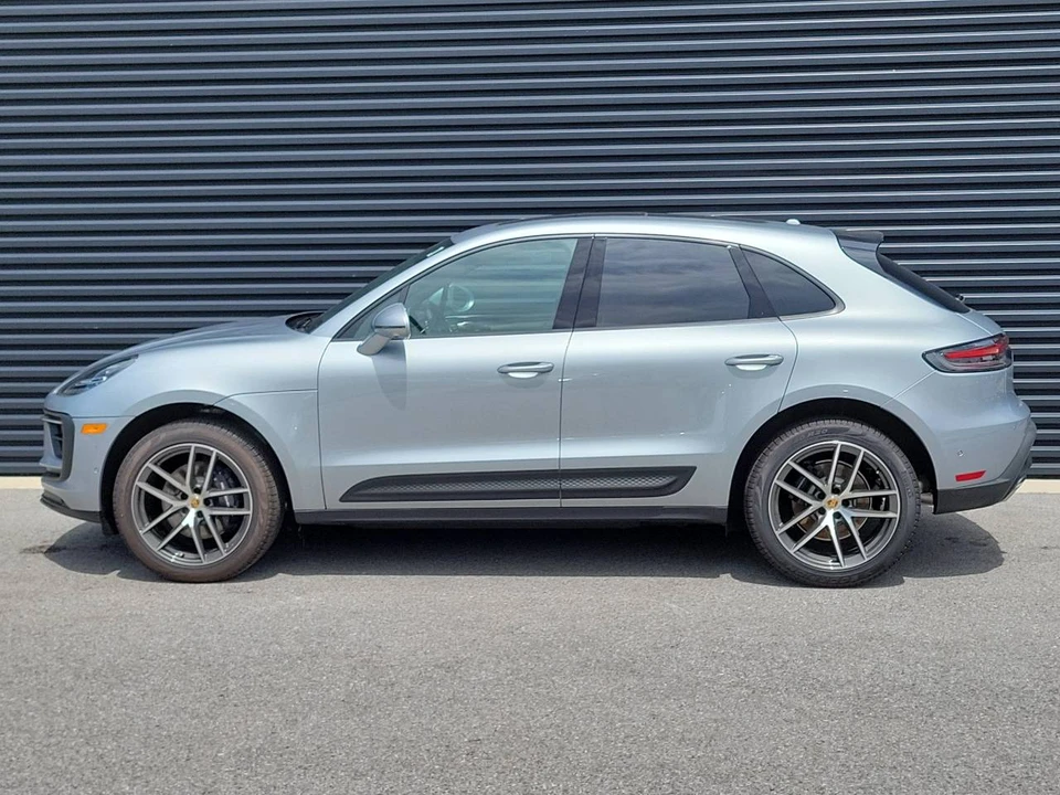 2026 Porsche Macan Electric - Image 2 of 5