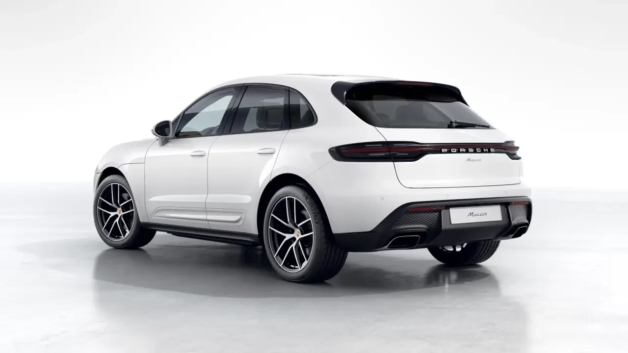 2026 Porsche Macan - Image 24 of 31