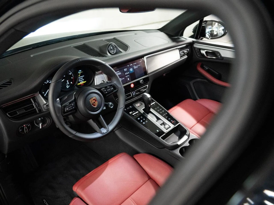 2026 Porsche Macan Electric - Image 4 of 29