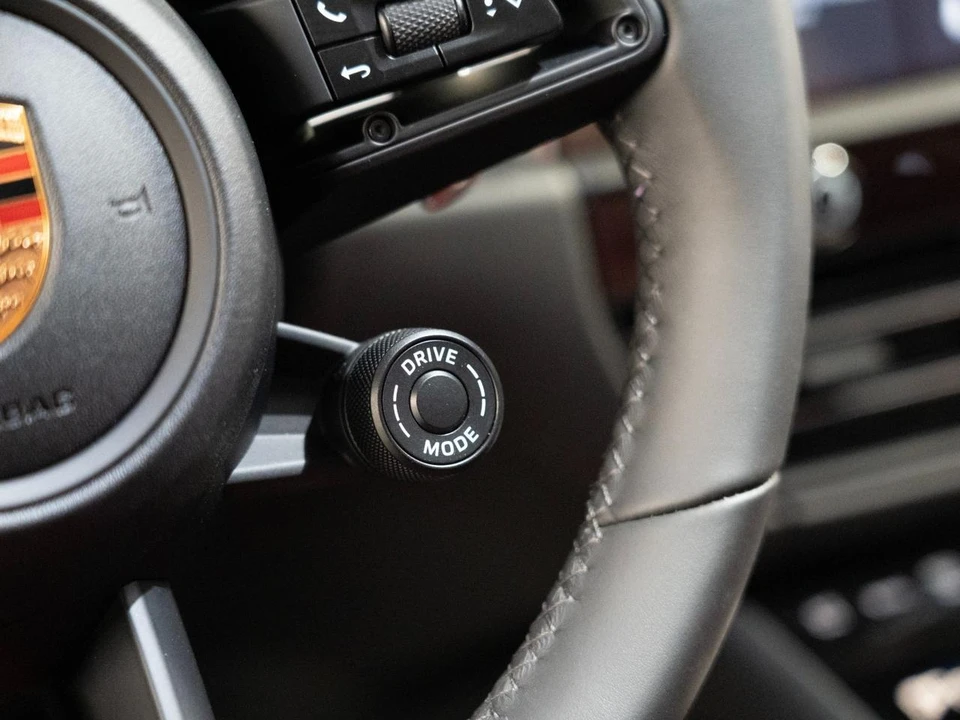 2026 Porsche Macan Electric - Image 23 of 29