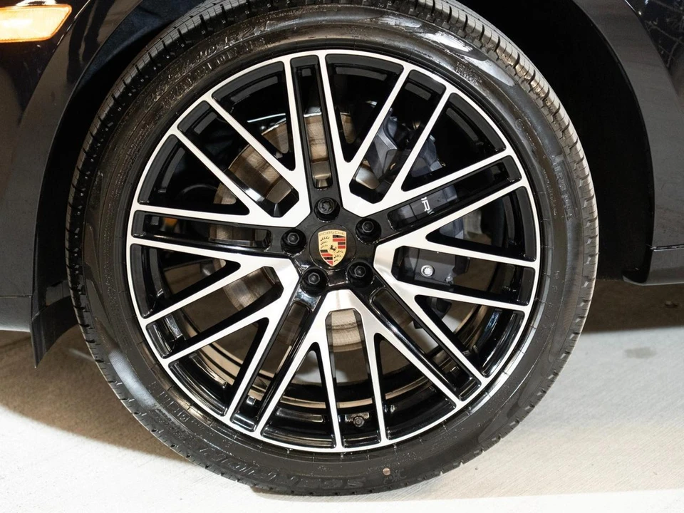 2026 Porsche Macan Electric - Image 11 of 29