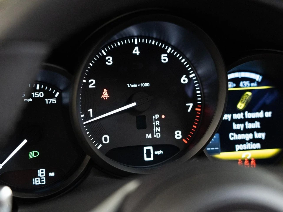 2026 Porsche Macan Electric - Image 19 of 29