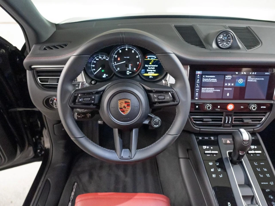2026 Porsche Macan Electric - Image 28 of 29