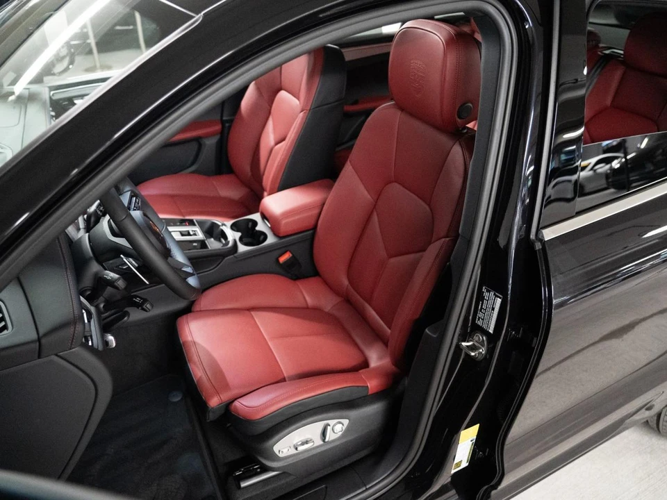 2026 Porsche Macan Electric - Image 5 of 29