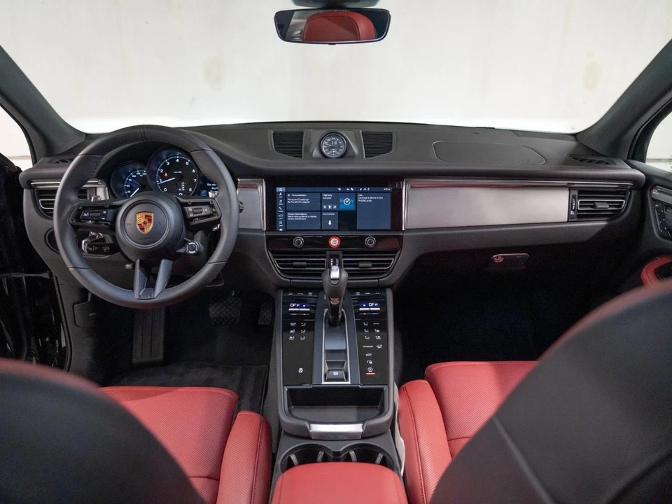 2026 Porsche Macan Electric - Image 26 of 29
