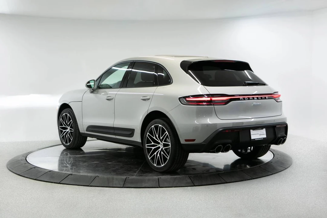 2026 Porsche Macan Electric - Image 3 of 5