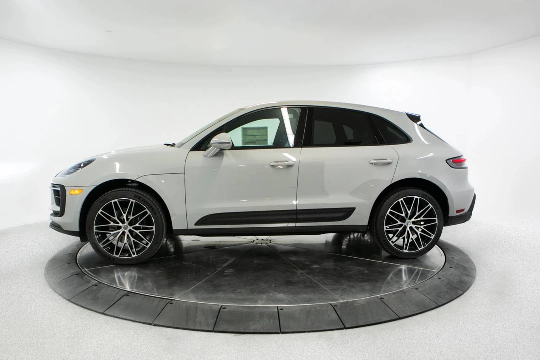 2026 Porsche Macan Electric - Image 2 of 5