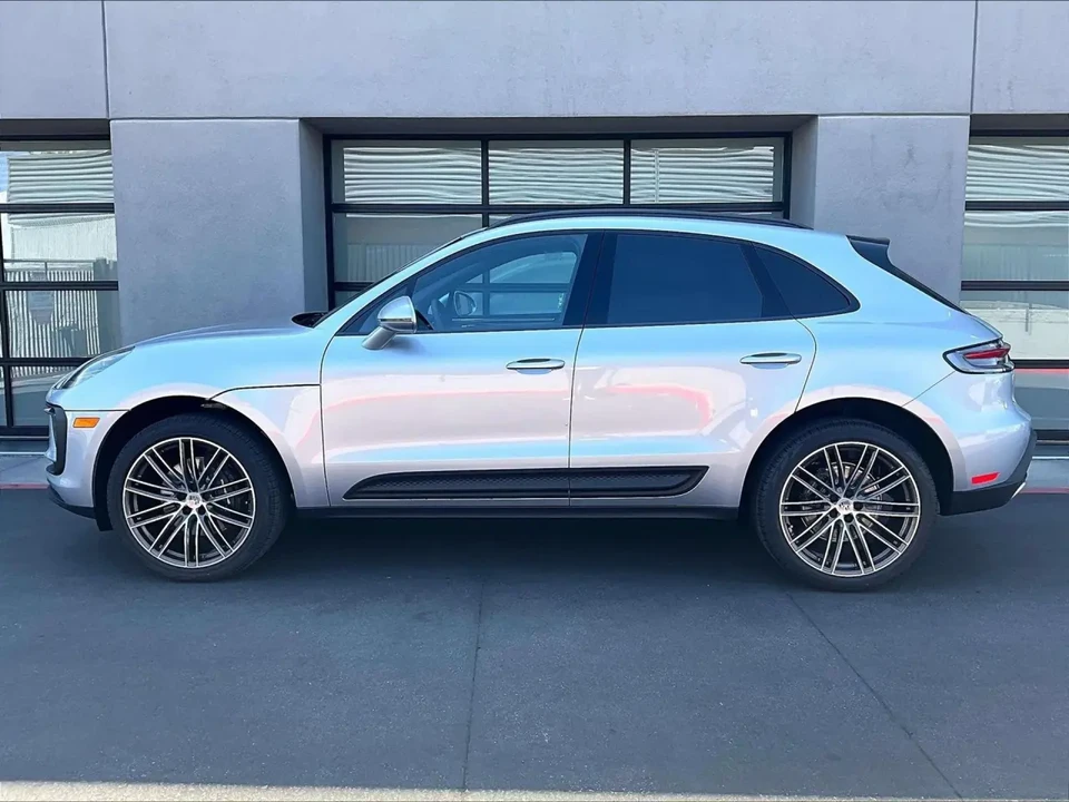 2026 Porsche Macan Electric - Image 16 of 31
