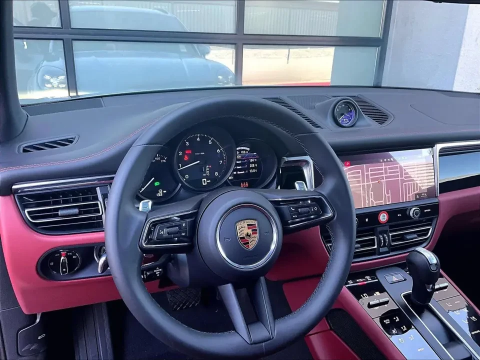 2026 Porsche Macan Electric - Image 31 of 31