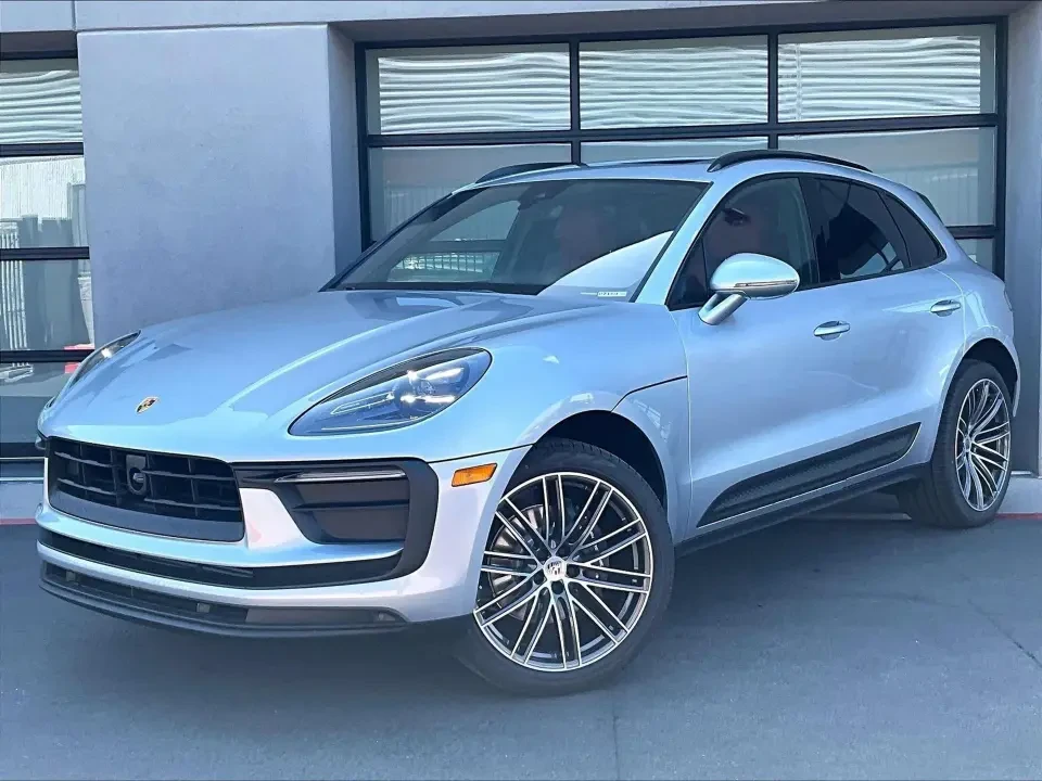 2026 Porsche Macan Electric - Image 7 of 31