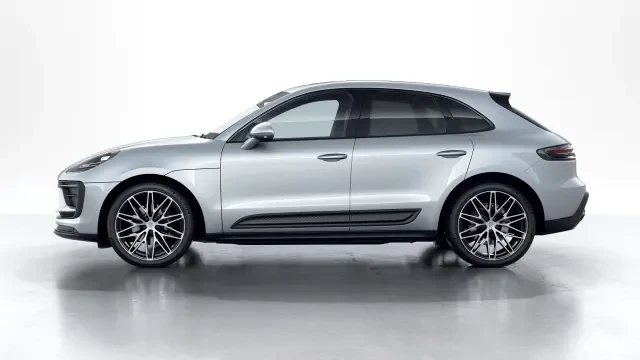 2026 Porsche Macan - Image 14 of 31