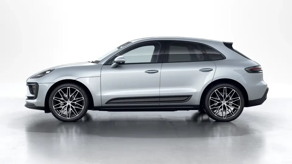 2026 Porsche Macan - Image 15 of 31