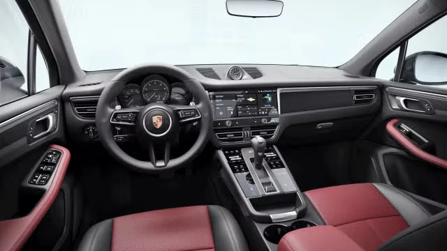 2026 Porsche Macan - Image 26 of 31
