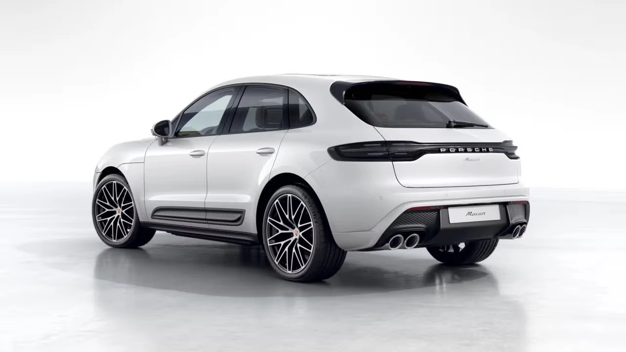 2026 Porsche Macan - Image 20 of 31