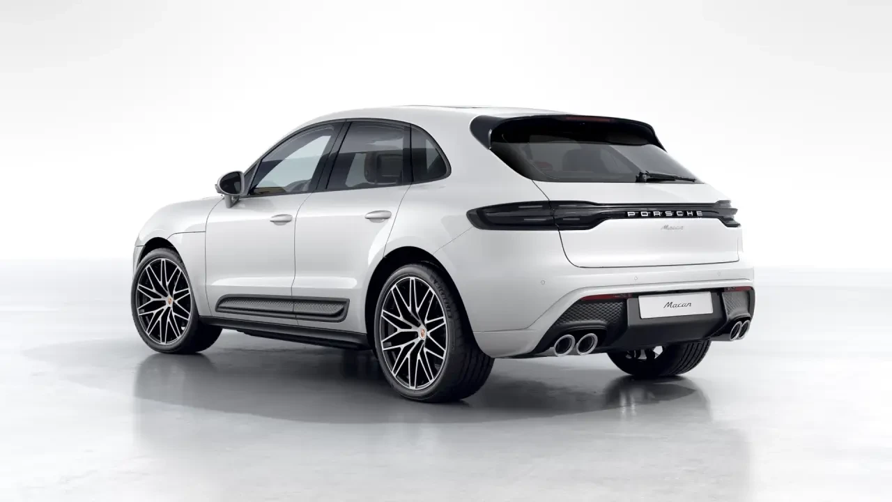 2026 Porsche Macan - Image 24 of 31