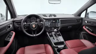 2026 Porsche Macan - Image 25 of 31