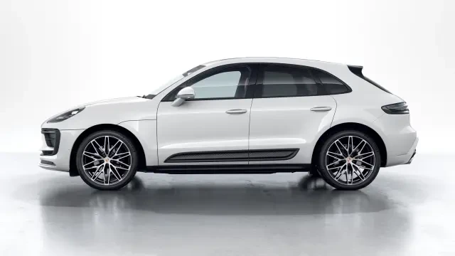 2026 Porsche Macan - Image 14 of 31