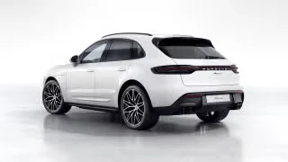 2026 Porsche Macan - Image 17 of 31
