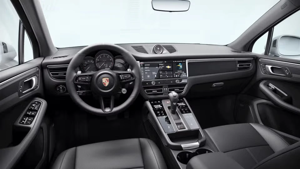 2026 Porsche Macan - Image 27 of 31