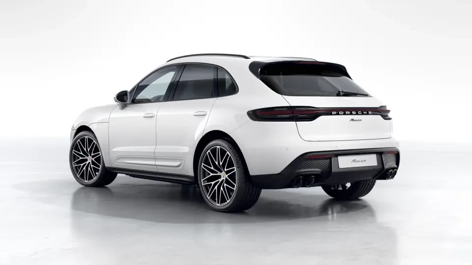 2026 Porsche Macan - Image 23 of 31